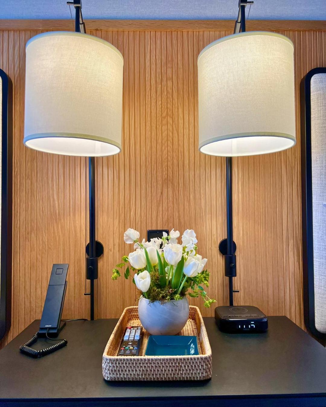 The Watershed Norwalk Hotel Bagian luar foto