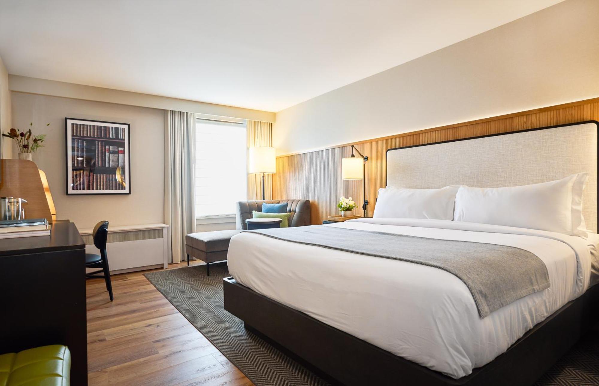 The Watershed Norwalk Hotel Bagian luar foto
