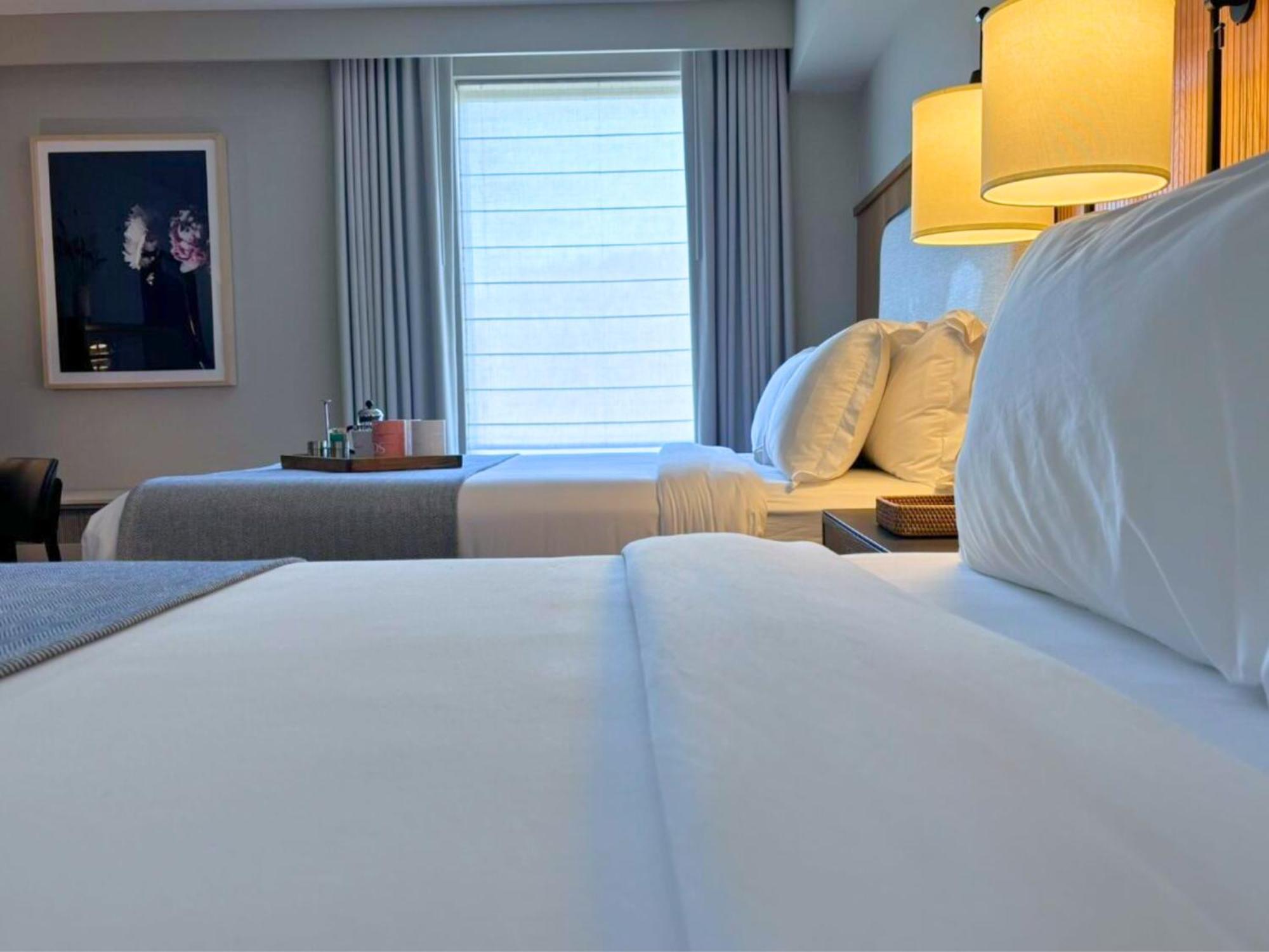 The Watershed Norwalk Hotel Bagian luar foto