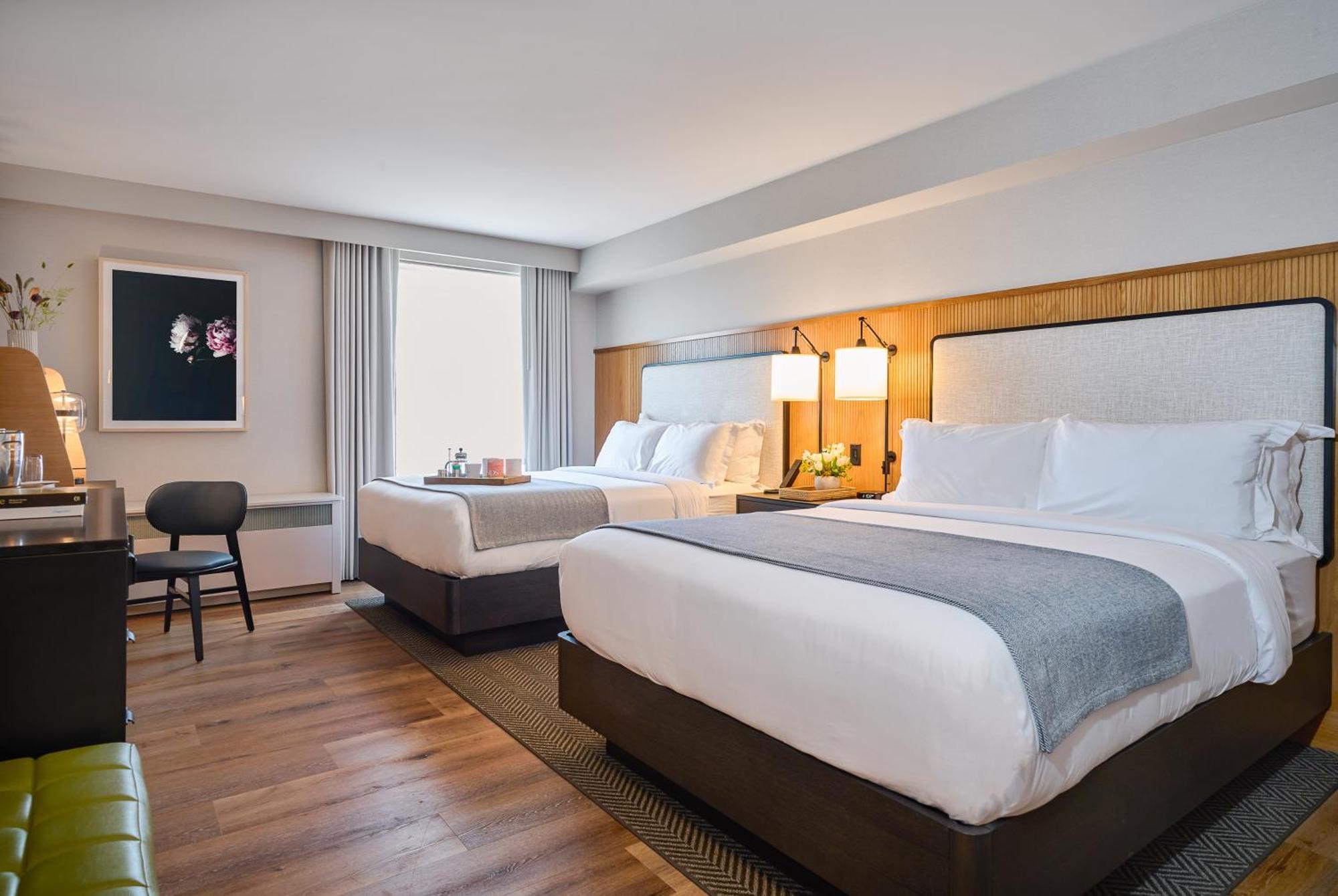 The Watershed Norwalk Hotel Bagian luar foto