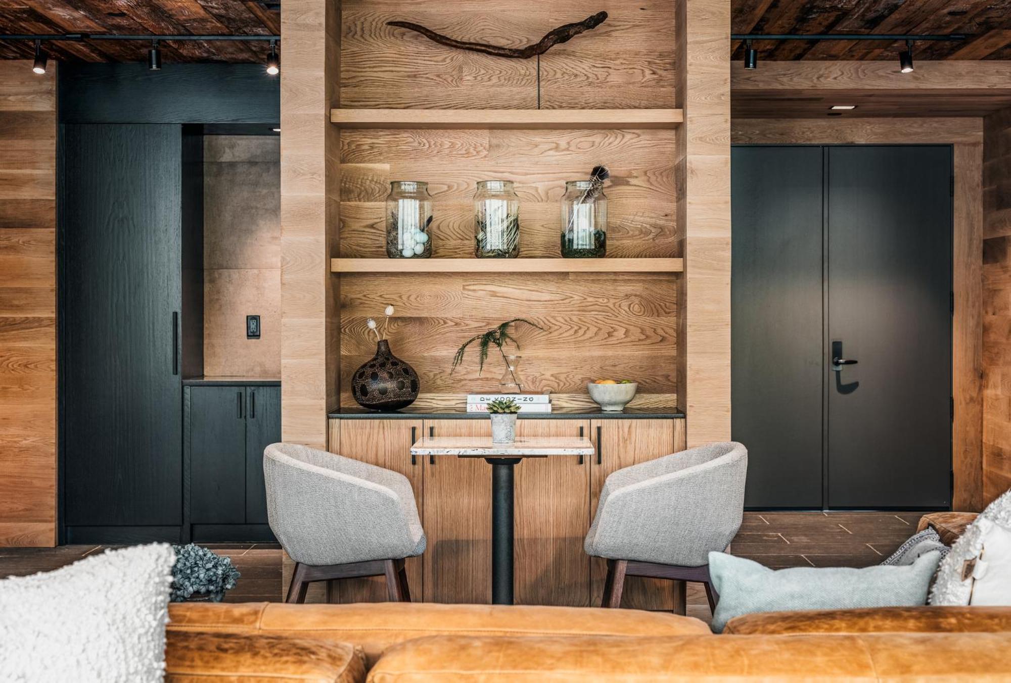The Watershed Norwalk Hotel Bagian luar foto