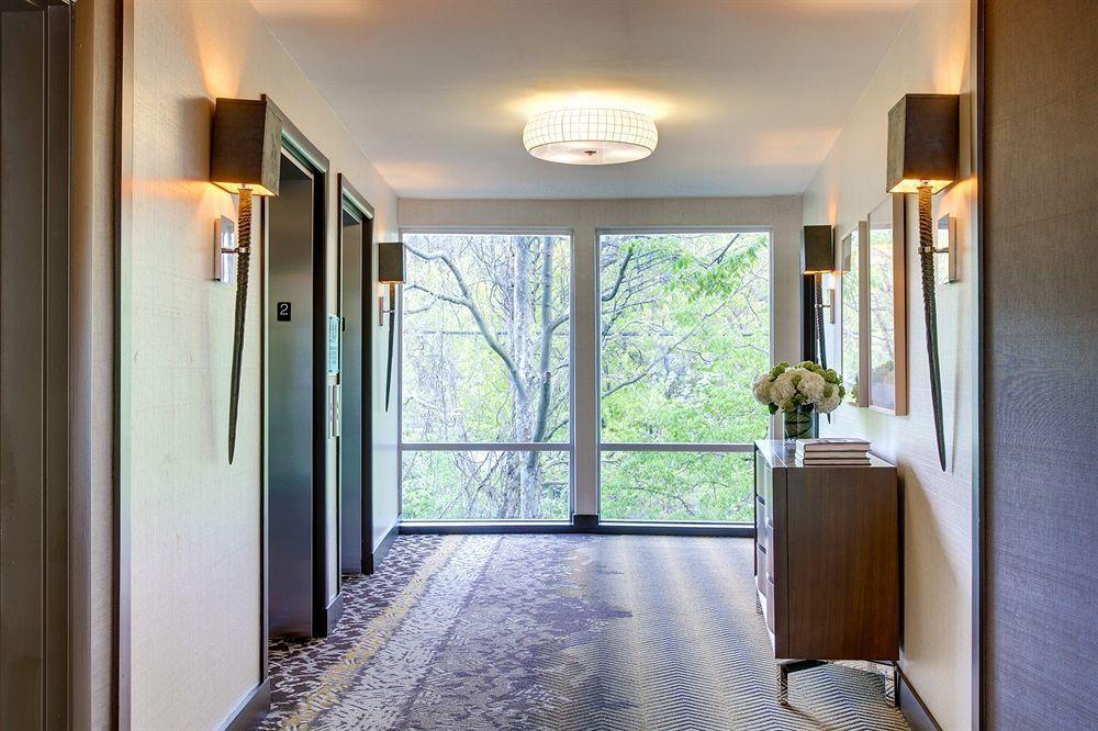 The Watershed Norwalk Hotel Bagian luar foto