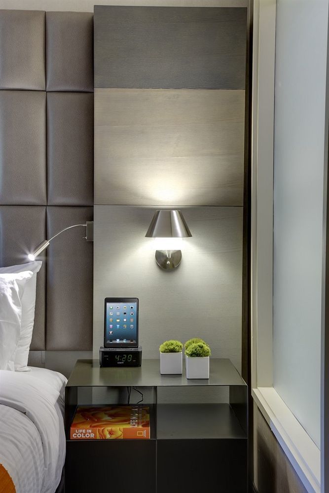 The Watershed Norwalk Hotel Bagian luar foto