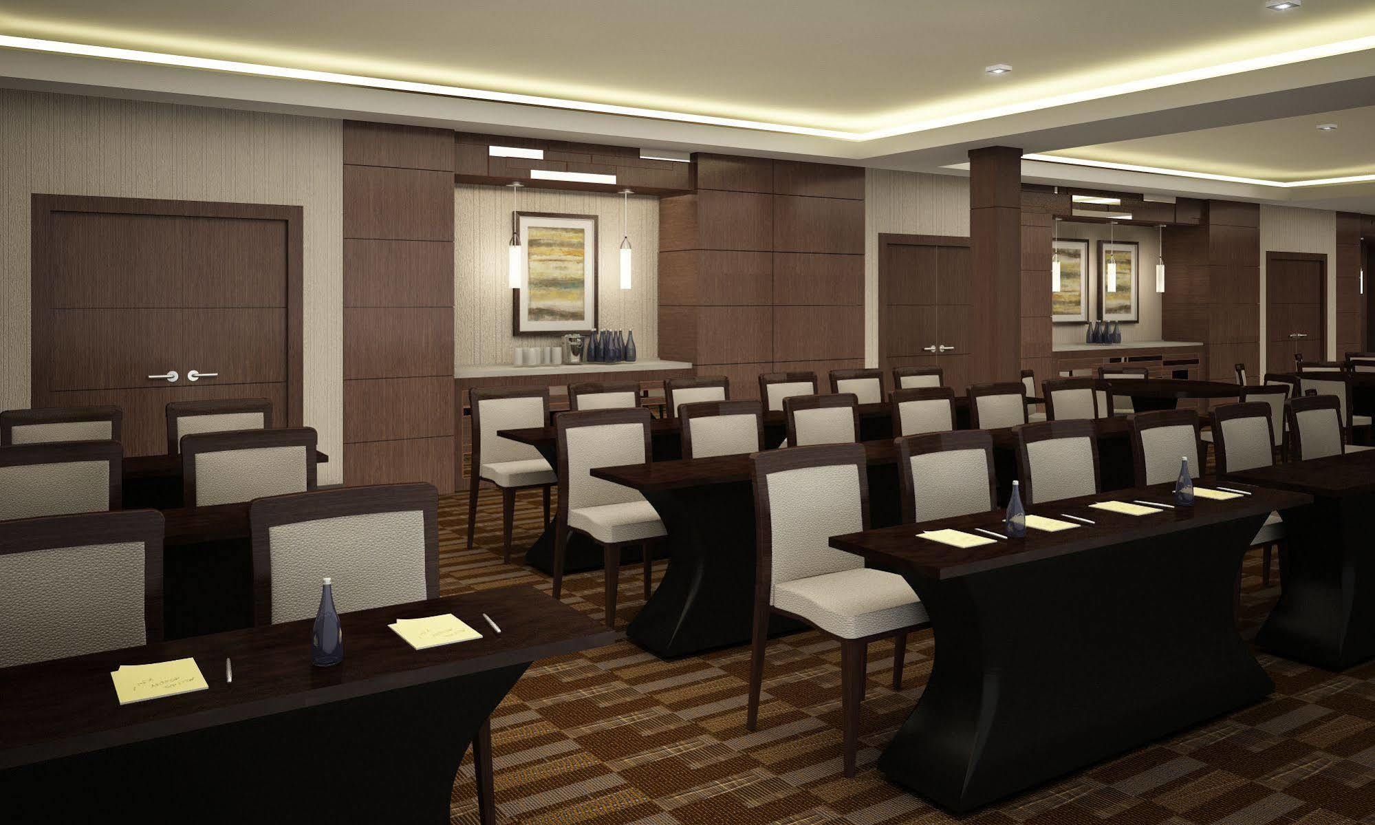 The Watershed Norwalk Hotel Bagian luar foto